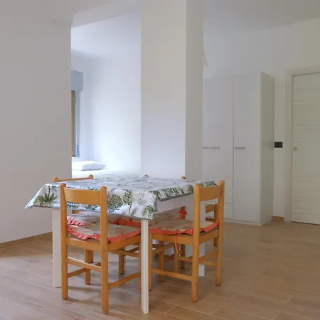 Libellula Апартаменти Джардіні-Наксос